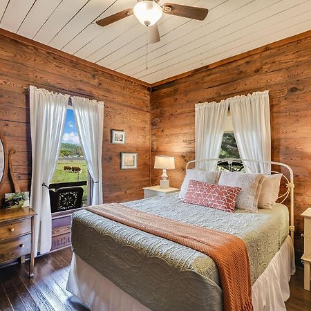 Montesino Ranch Lodging Villa Wimberley Bagian luar foto